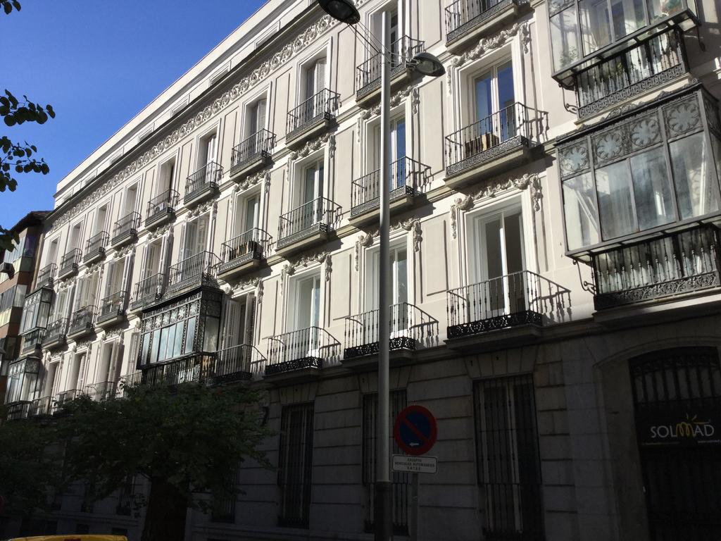 Opera By Forever Rentals Madrid Exterior photo
